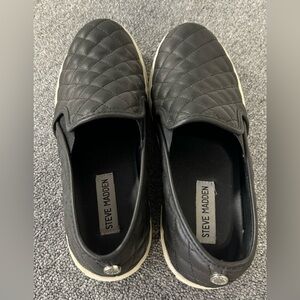 Pleaded Steve Madden Flat